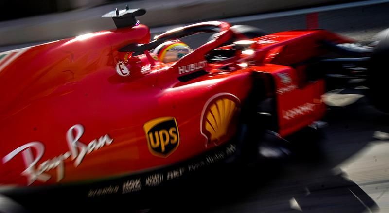 Vettel saldrá desde la 'pole' y Ferrari copa la primera fila en Baréin