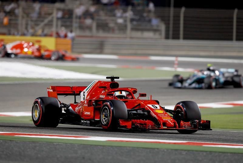 Vettel refuerza su liderato tras resistir en Barein el ataque final de Bottas