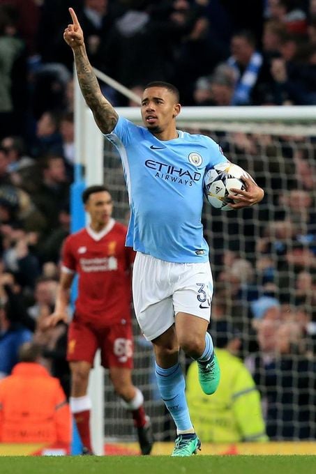 Un gol de Gabriel Jesús da esperanzas al Manchester City al descanso (1-0)
