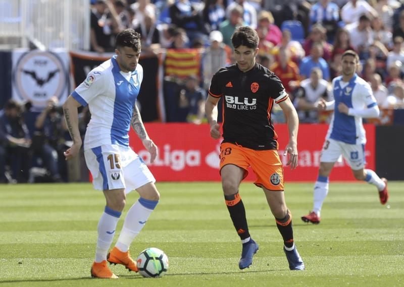 Carlos Soler alcanzará los 50 partidos de Liga en el Camp Nou