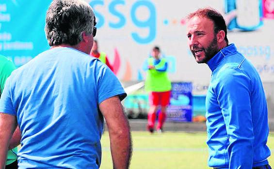 El banquillo le hace 'tilín' a Óscar Rodríguez