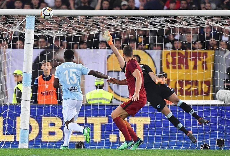 Lazio y Roma firman tablas (0-0) y mantienen viva su pelea por la zona "Champions"