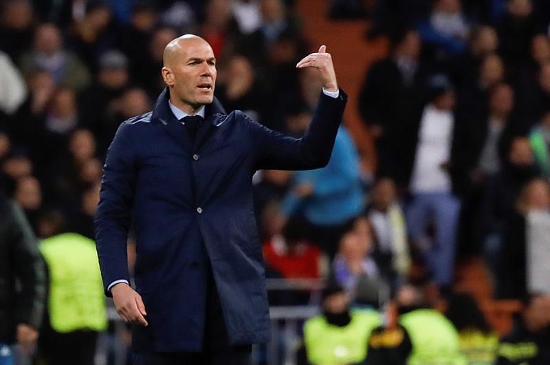 Zidane introduce seis cambios en La Rosaleda