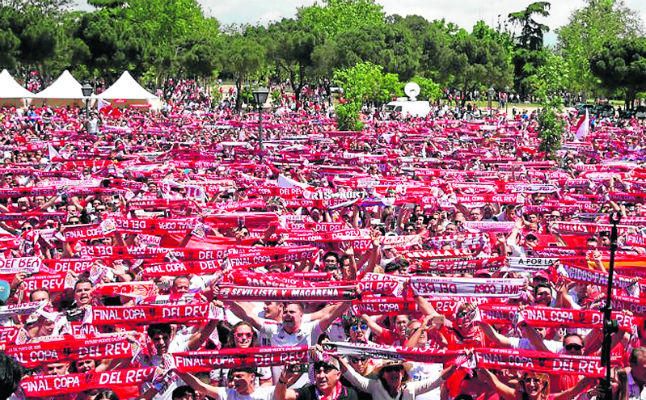 La fan zone del Sevilla para la final de Copa, en Canillejas