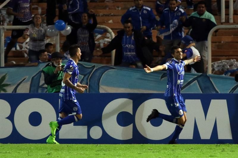 Godoy Cruz gana y se ilusiona con disputarle el título a Boca