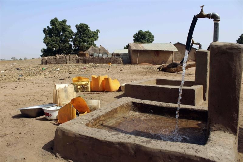 El agua fluye en Gambia un año después del derbi asturiano en África