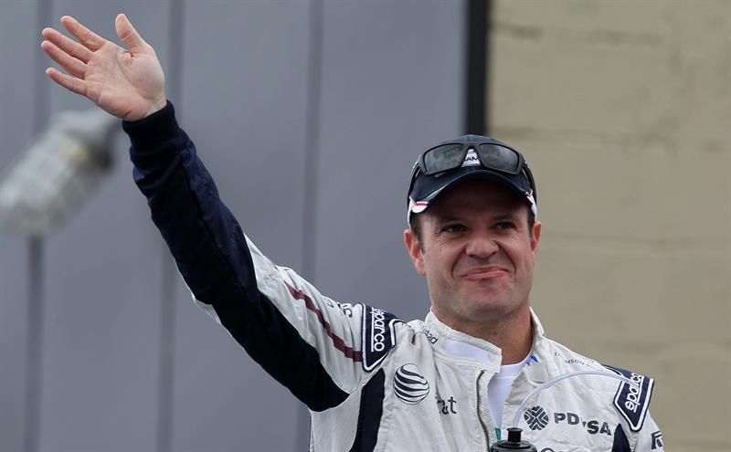 Rubens Barrichello revela que le extirparon un tumor benigno del cuello