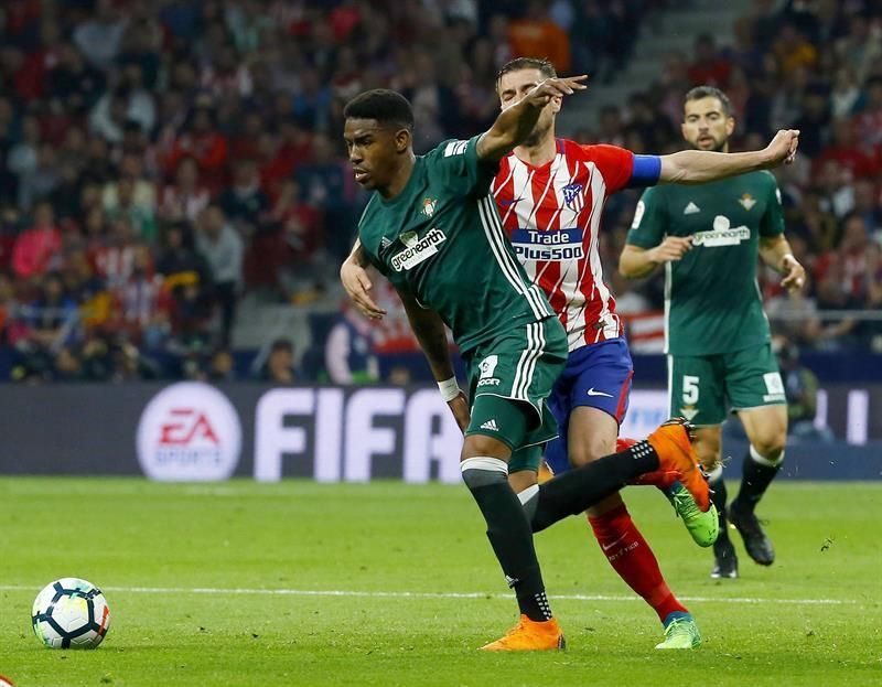 El Atlético y el Betis empatan sin goles al descanso