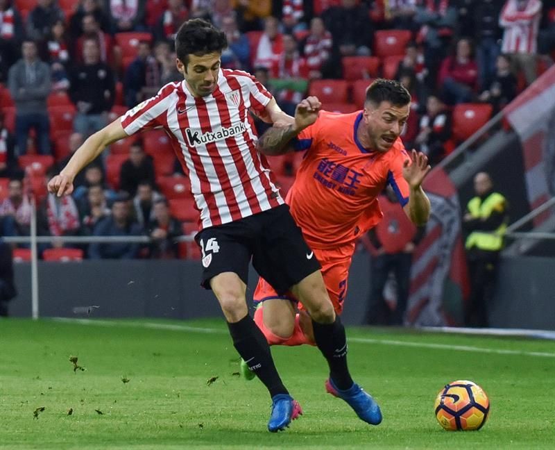 Aduriz no se entrena con el grupo y es duda para el derbi de Anoeta