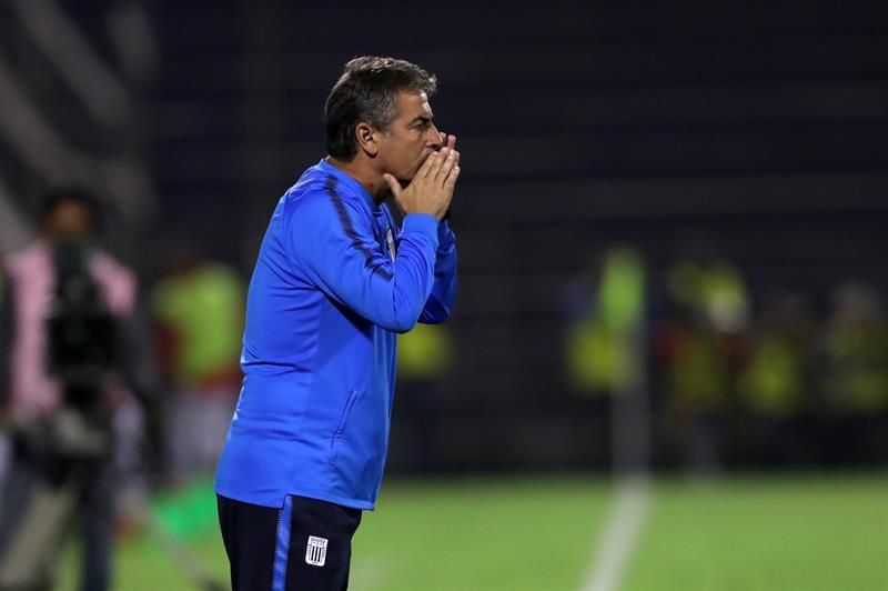 Alianza Lima improvisará su defensa en el crucial partido contra Junior