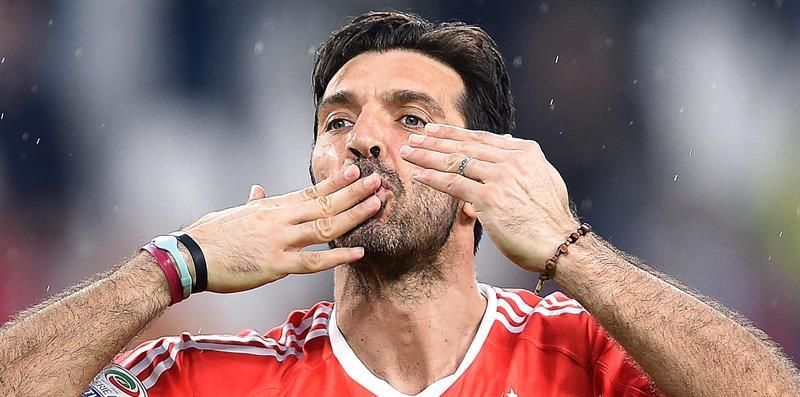 Buffon denuncia intentos de desestabilizar al Juventus en la lucha por el título