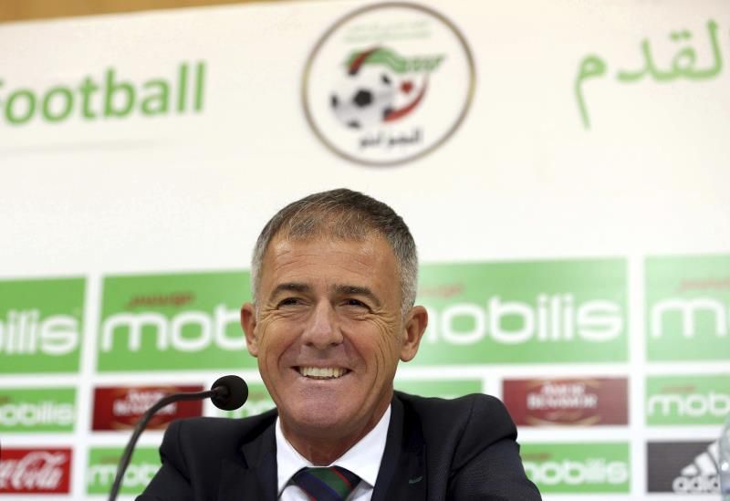 Lucas Alcaraz dimite como entrenador del Almería