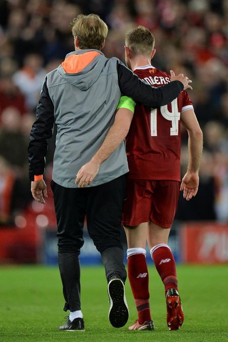 Henderson, capitán del Liverpool: "Les hemos regalado dos goles"