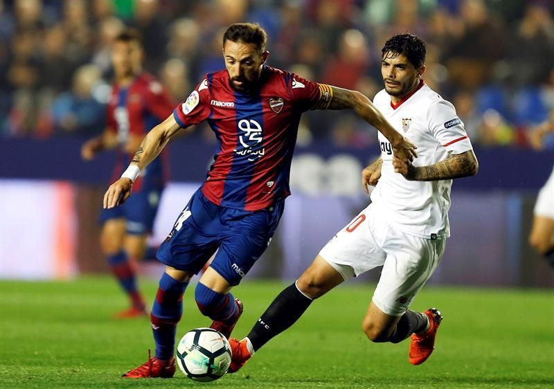 2-1. El Levante ratifica su gran momento y el Sevilla su crisis