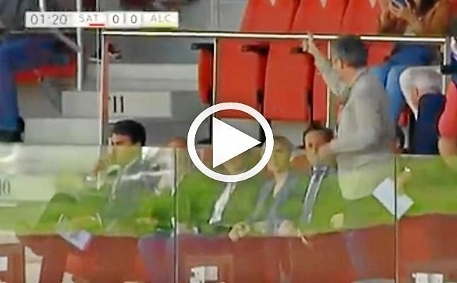 Vídeo: Caparrós, ovacionado en la ciudad deportiva