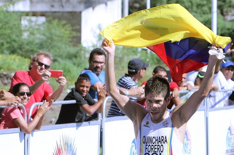 La ecuatoriana Bravo y el colombiano Quinchará ganan la Copa Panamericana de Triatlón