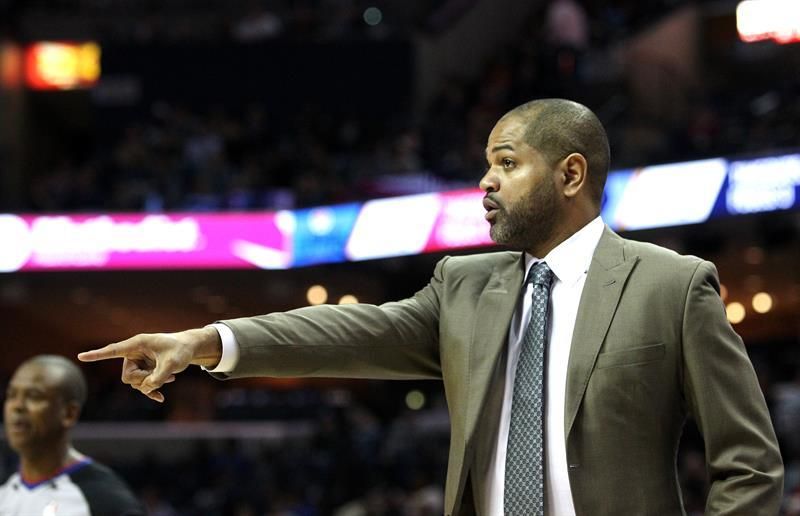 Los Grizzlies anuncian la continuidad de J.B. Bickerstaff como entrenador