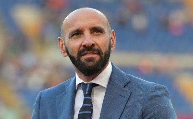 Monchi: "La UEFA tiene que empezar a pensar que el VAR es necesario"