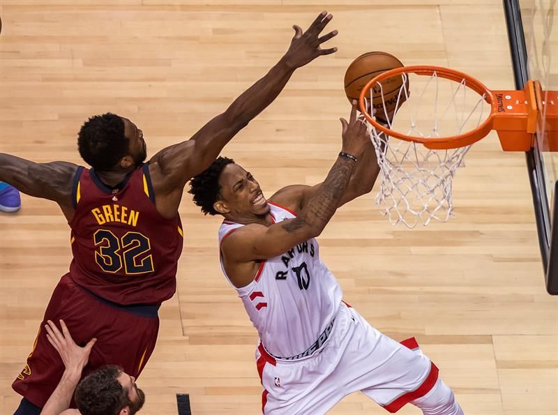 110-128. Otra exhibición de James y los Cavaliers ya tienen ventaja de 2-0