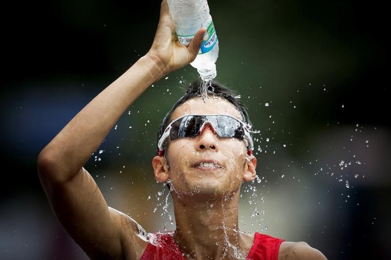 El japonés Arai gana en 50 km marcha y la china Rui Liang logra el récord mundial