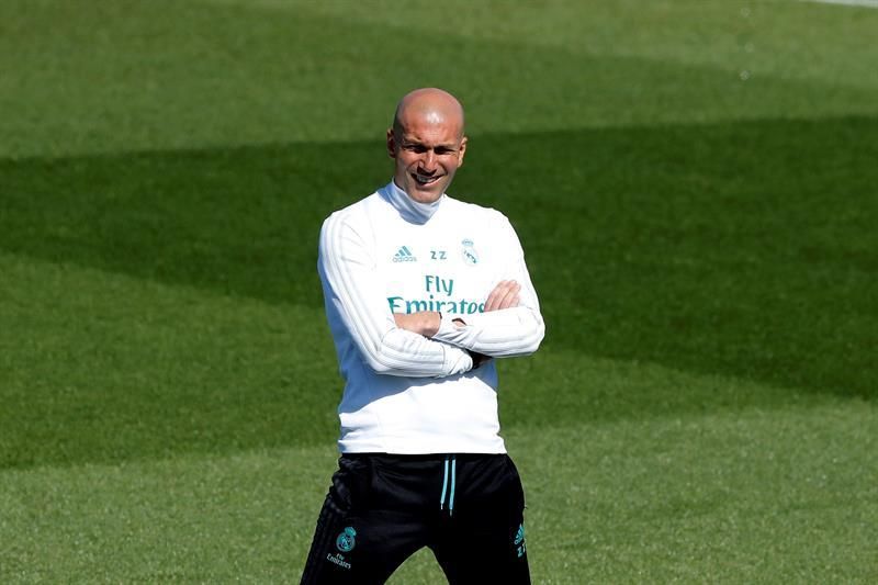 Zidane: "Todo lo que se dice en cuanto a arbitrajes es falso"