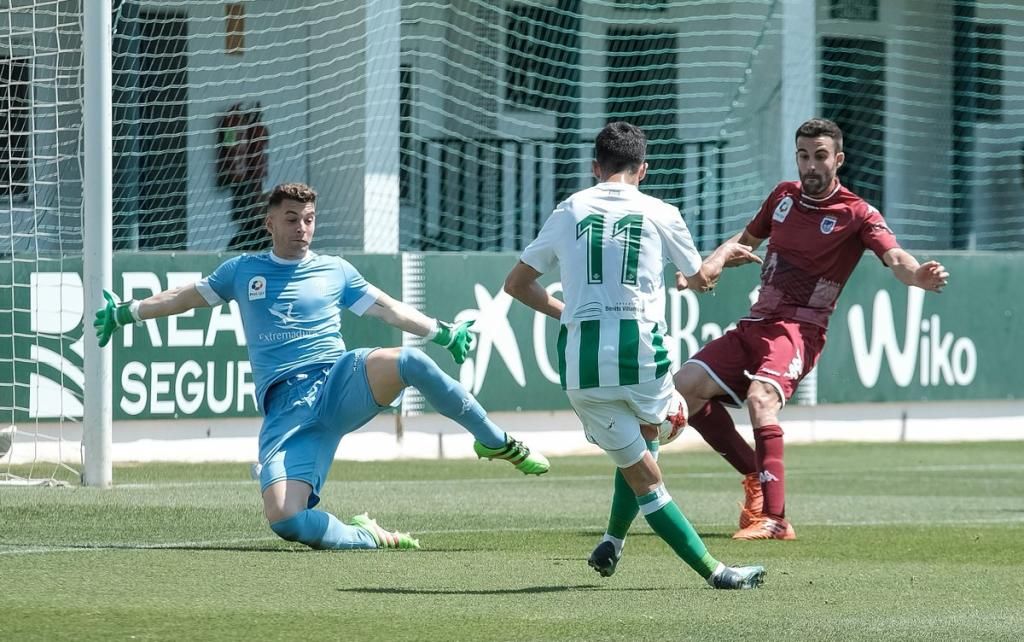 Betis Deportivo 3-1 Badajoz: Nuevo ejercicio tardío de orgullo del filial bético