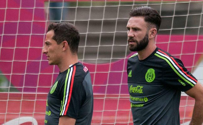 Guardado y Layún, atentos a la lista que dará Osorio el próximo domingo
