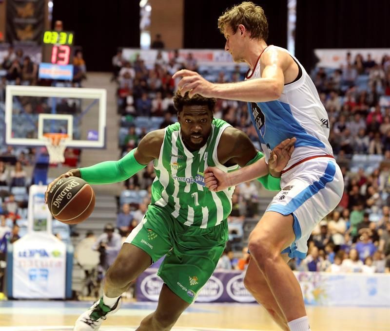 89-70. El Obradoiro arrolla a un triste Betis