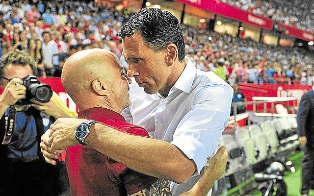 Banquillos calientes en la  capital andaluza