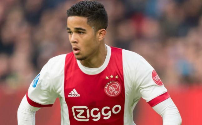 Kluivert explota contra el Ajax