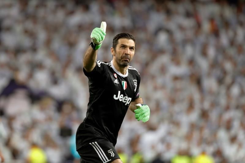 El PSG estudia fichar al mítico portero italiano Buffon, según L'Equipe