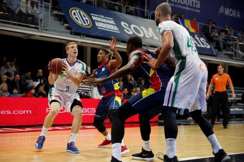 El Unicaja necesita atajar la sangría de derrotas para asegurar el sexto puesto