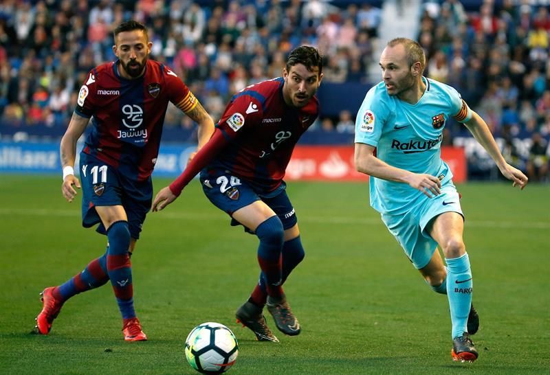 Iniesta, en su última titularidad como culé; Messi estará en el banquillo