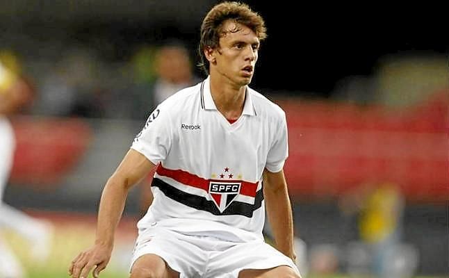 Caio, atento al futuro de Lenglet