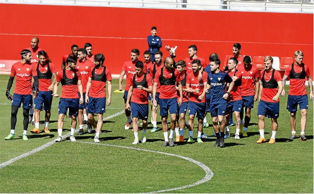 El Sevilla se va de vacaciones con 23 jugadores con contrato
