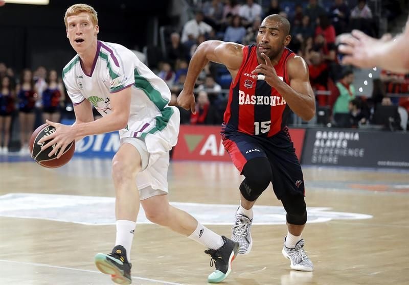 Baskonia inicia su carrera hacia al título ACB ante un desconocido Unicaja