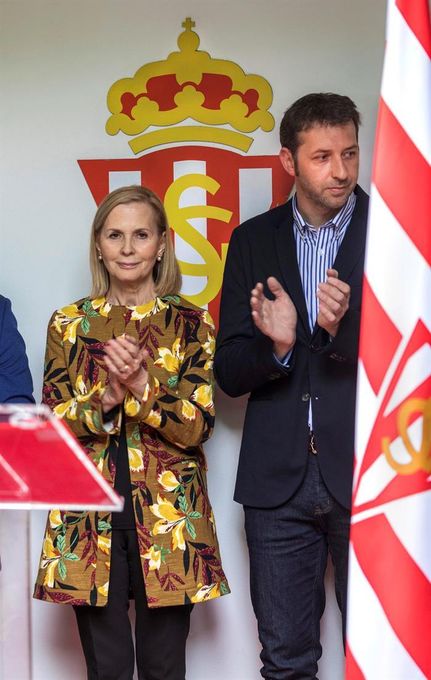 La Puerta 1 de El Molinón lleva desde hoy el nombre de Jesús Castro