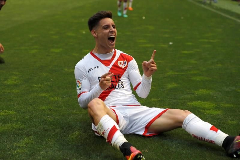 Manuela Carmena y Ángel Garrido felicitan al Rayo Vallecano por su ascenso