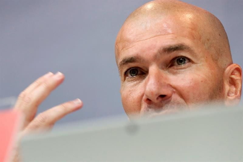 Zidane entona un inesperado 'hasta luego' tras nueve títulos en dos años y medio