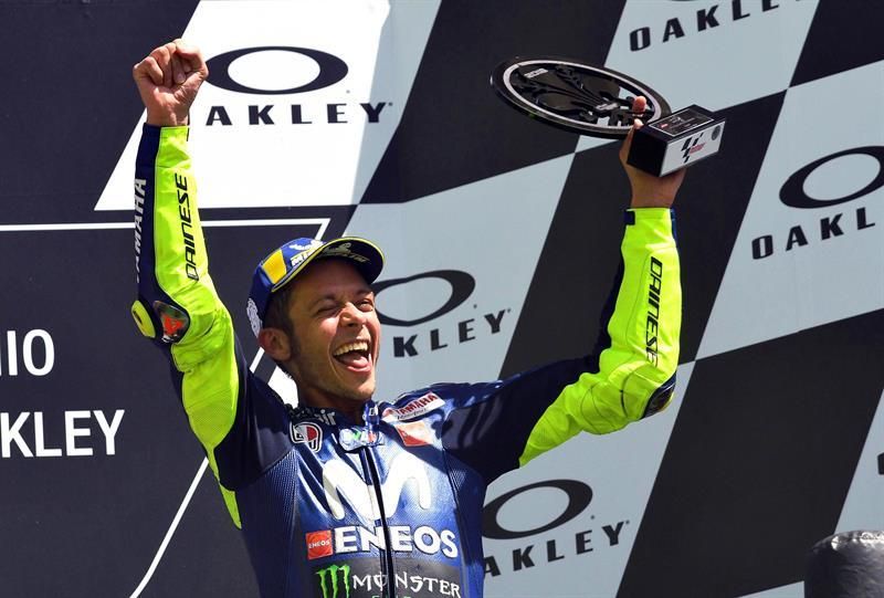 Rossi: "Vale la pena correr todo el año por el podio de Mugello"