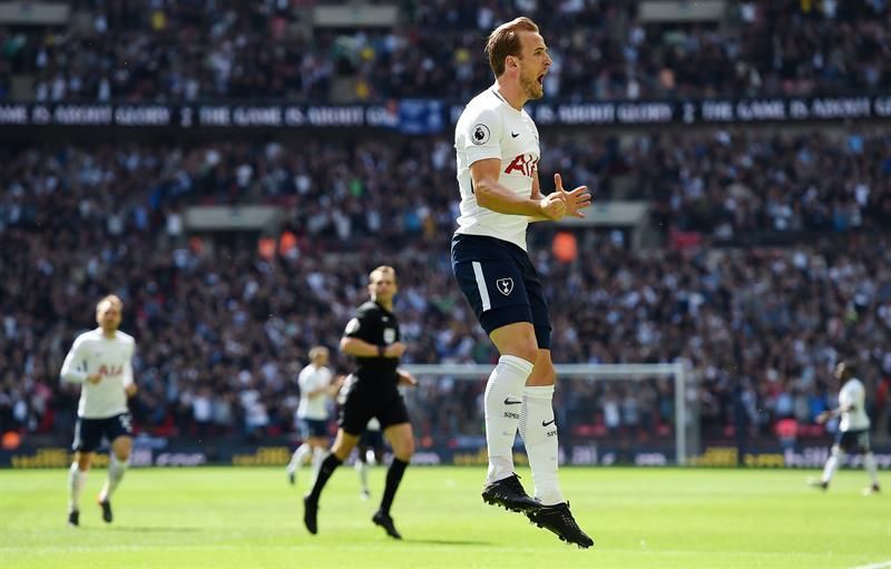 Kane renueva con el Tottenham hasta 2024