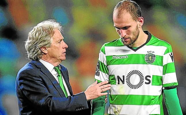 Jorge Jesus hace peligrar a Bas Dost