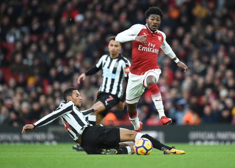 El Arsenal extiende el contrato de Maitland-Niles