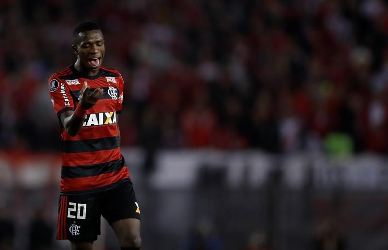 Vinicius Junior dice que Cristiano "tiene que quedarse en el Real Madrid"