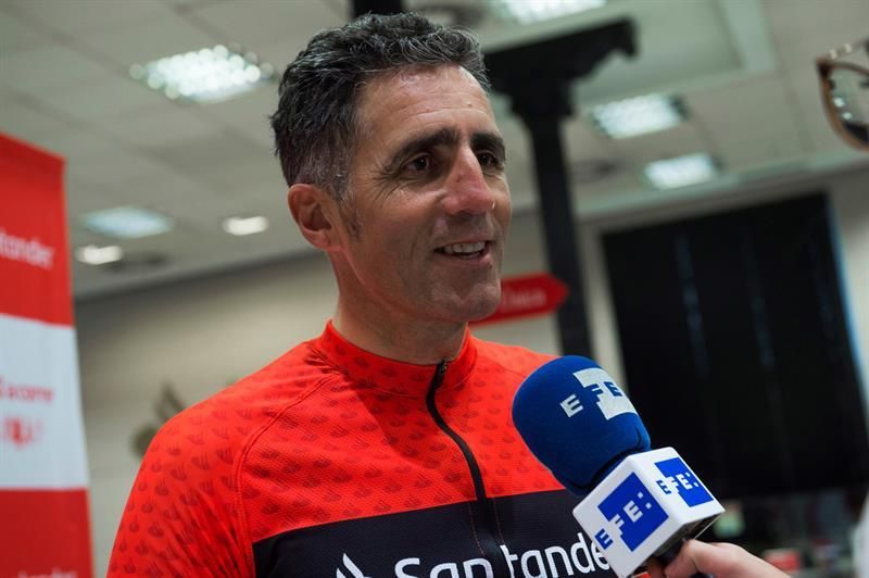 Induráin termina la Primera 'Vuelta 123 sin efectivo' del Santander