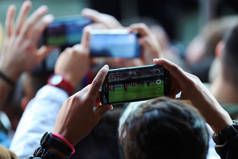 El Levante pone a la venta los abonos con masiva presencia de aficionados