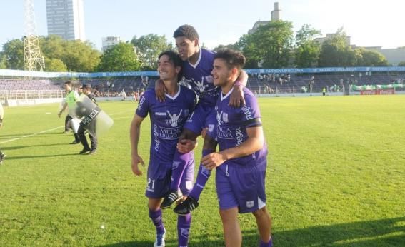 Nico Olivera: "Maxi Gómez está preparado para el Sevilla"