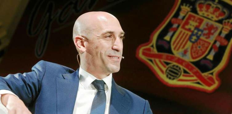 Rubiales: "No hay ningún motín dentro del vestuario"