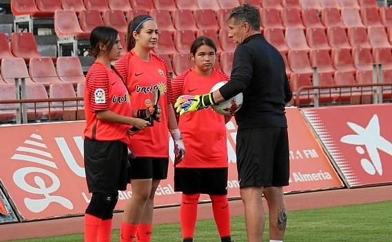 El Almería abre jornadas de captación para su nueva sección femenina