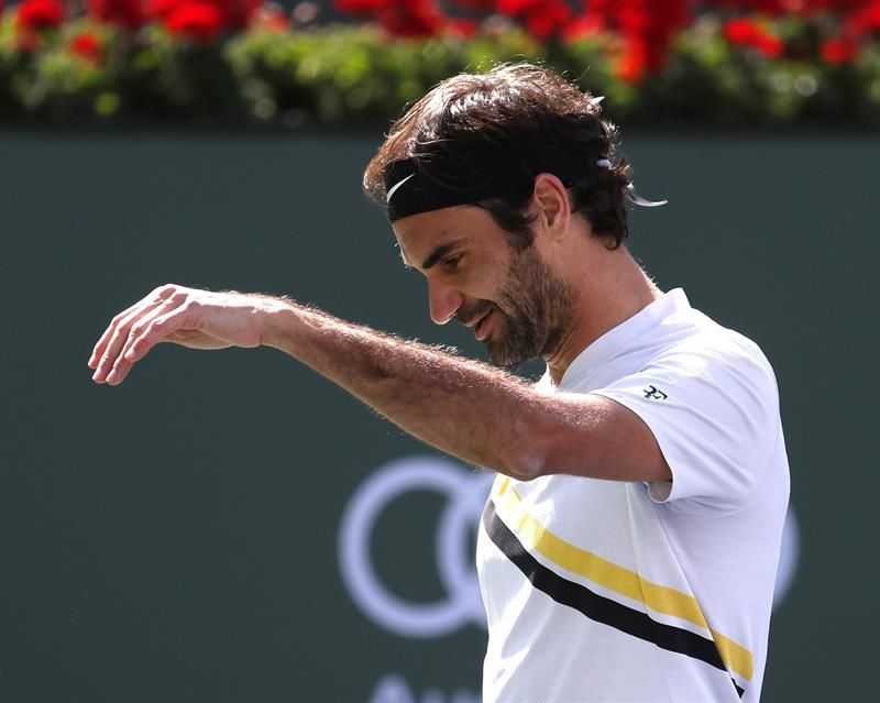 Federer accede a las semifinales y se acerca al número uno